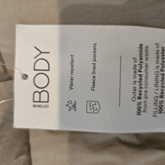 Women's Tan Puffer Vest - Picture 15 of 16